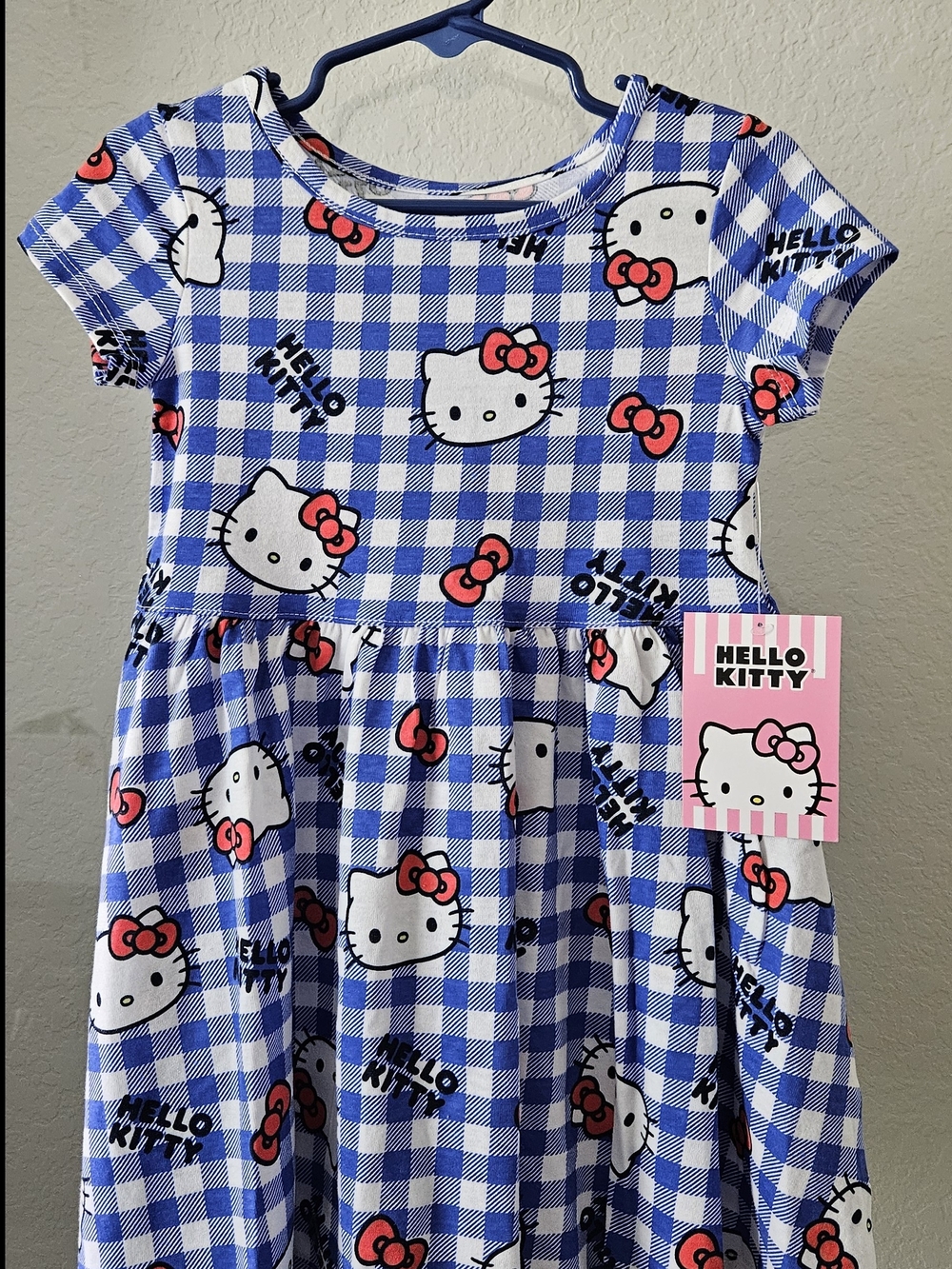 Hello Kitty Pink and White Striped Tag
